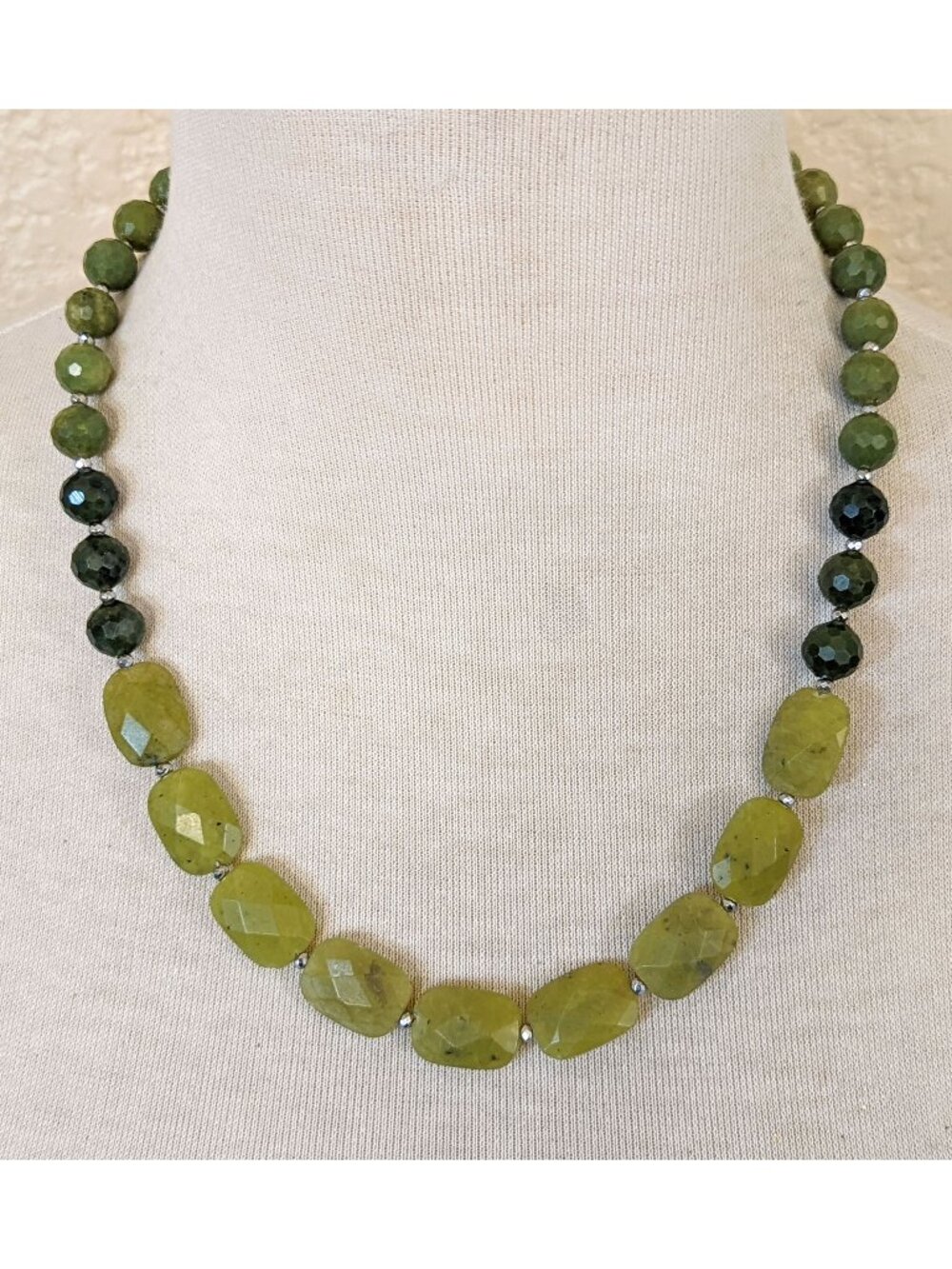 Elegant Olive Green Jade Ombre Faceted Statement Necklace